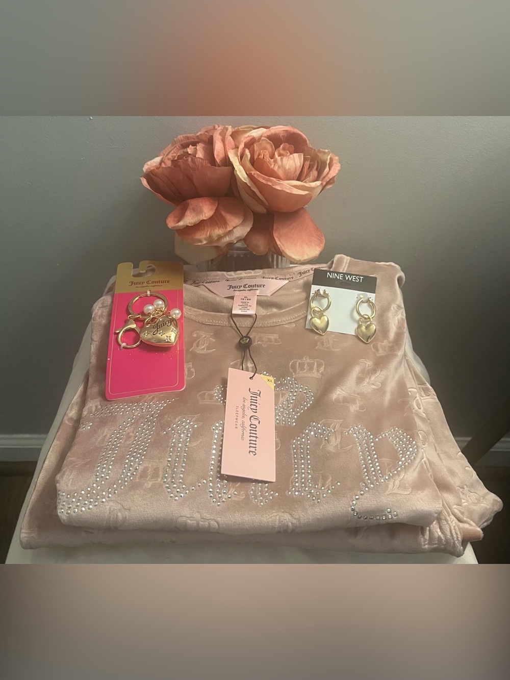 JUICY COUTURE Women's Brown Loungewear Set (Size: XL) Keychain & Earrings Bundle - Picture 4 of 7